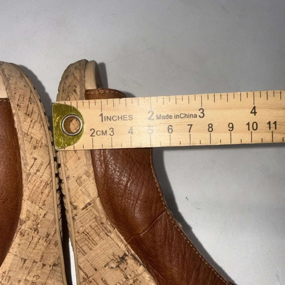 Crocs A Leigh Sandals Tan Brown Leather Cork Platform Wedge Shoes Women's Size 6